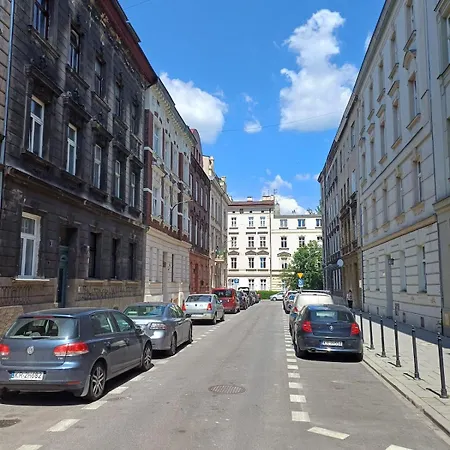 Center 2 1 Kitchen *